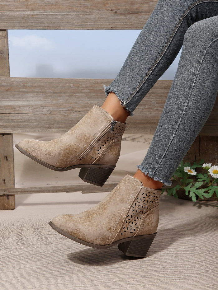 Women's Wide Fit Laser-Cut Block Heel Boots – detail 2